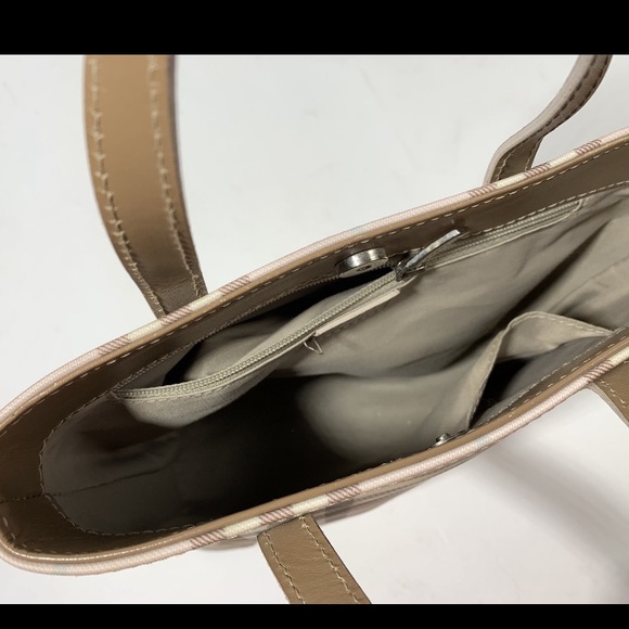 Burberry London Leather-Trimmed Nova Checked Tote - Picture 4 of 6